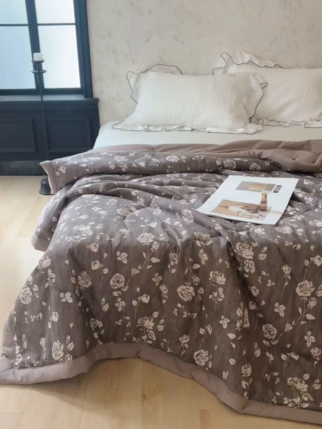 91家纺网 家纺一手货源 找家纺 中国龙家纺 2026新款木棉皱皱纱单夏被被子被芯 摩卡花事