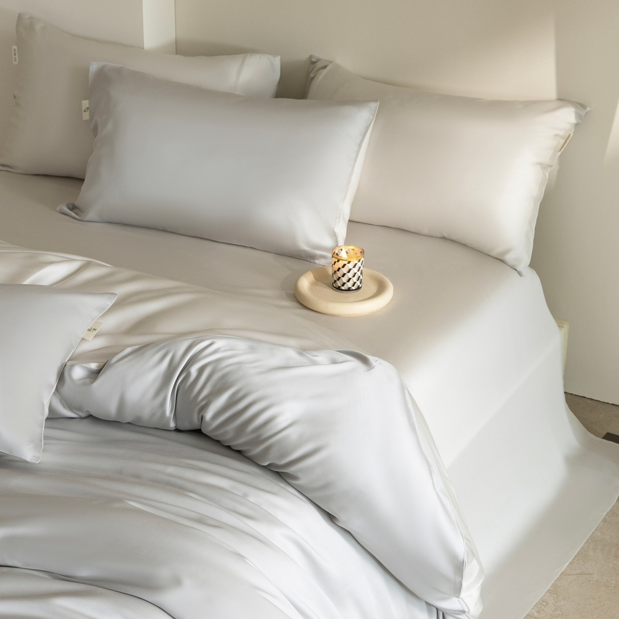 91家纺网 家纺一手货源 找家纺 时亿家居 2026春夏新款60天丝-丝颜悦色系列-被套四件套 水晶灰