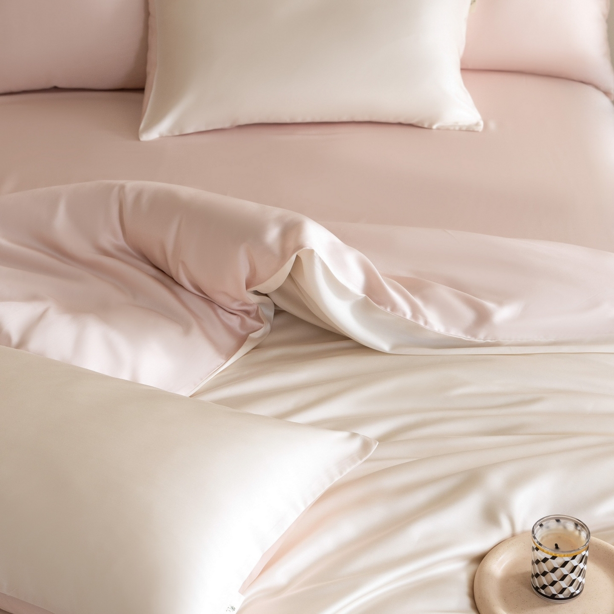 91家纺网 家纺一手货源 找家纺 时亿家居 2026春夏新款60天丝-丝颜悦色系列-被套四件套 杏云粉