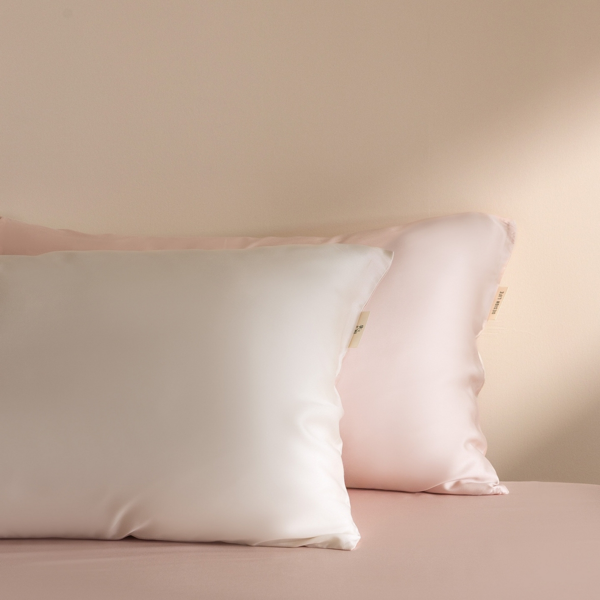 91家纺网 家纺一手货源 找家纺 时亿家居 2026春夏新款60天丝-丝颜悦色系列-被套四件套 杏云粉