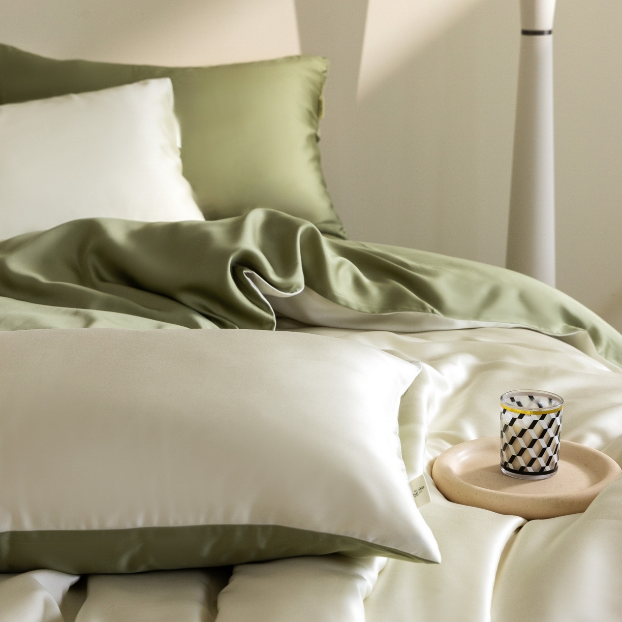 91家纺网 家纺一手货源 找家纺 时亿家居 2026春夏新款60天丝-丝颜悦色系列-被套四件套 瓷器绿