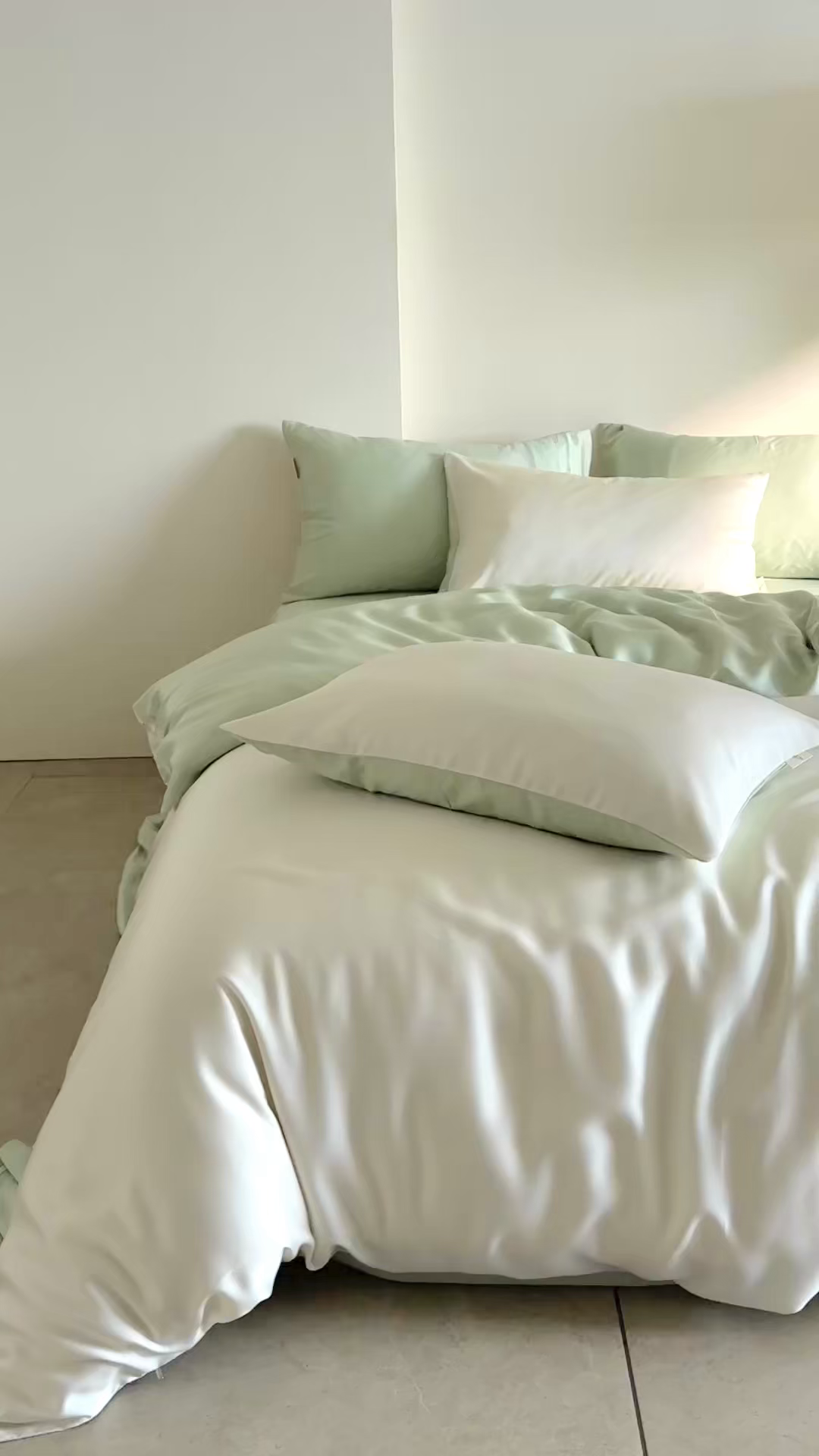 91家纺网 家纺一手货源 找家纺 时亿家居 2026春夏新款60天丝-丝颜悦色系列-被套四件套 杏云绿