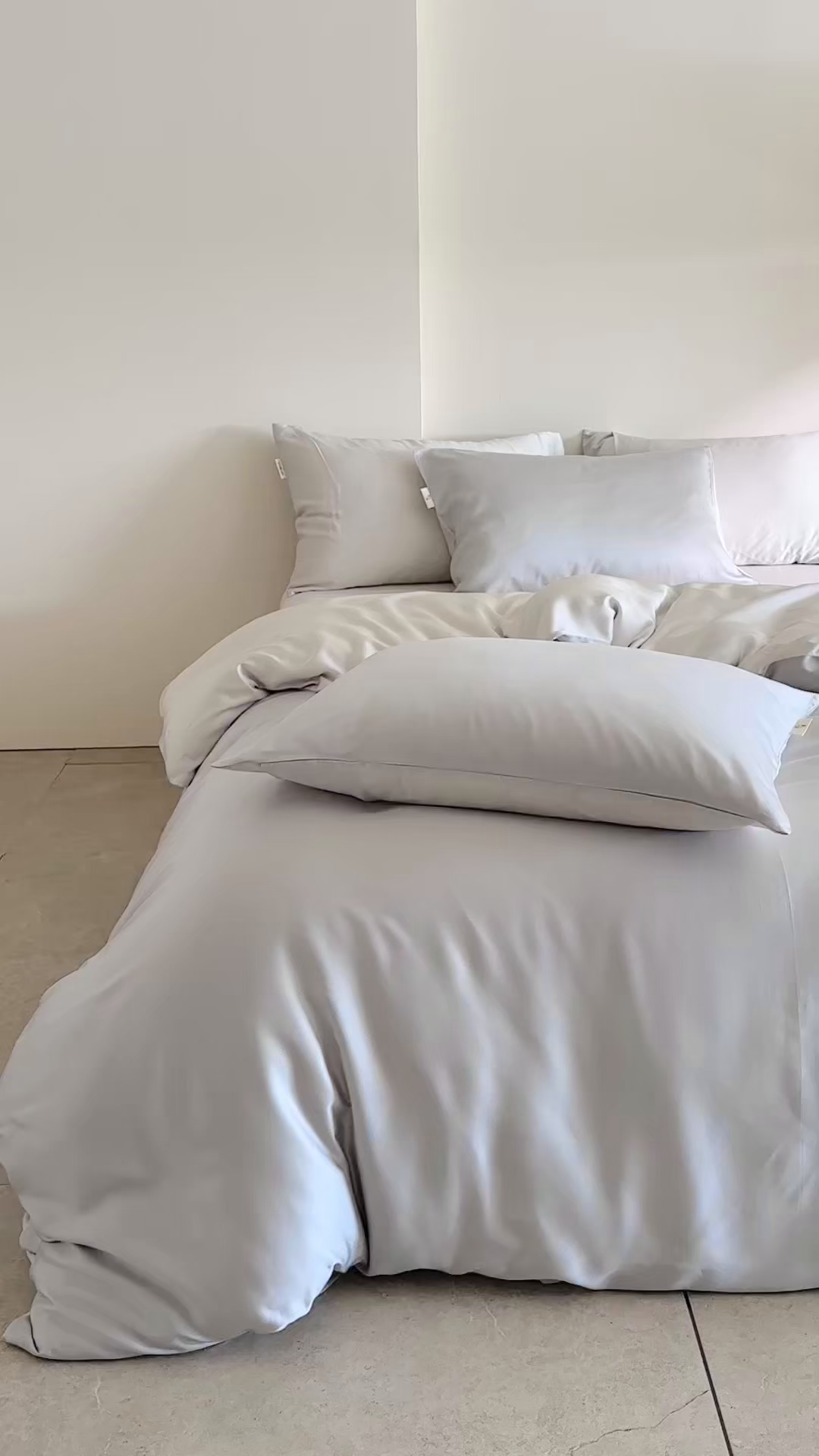 91家纺网 家纺一手货源 找家纺 时亿家居 2026春夏新款60天丝-丝颜悦色系列-被套四件套 水晶灰