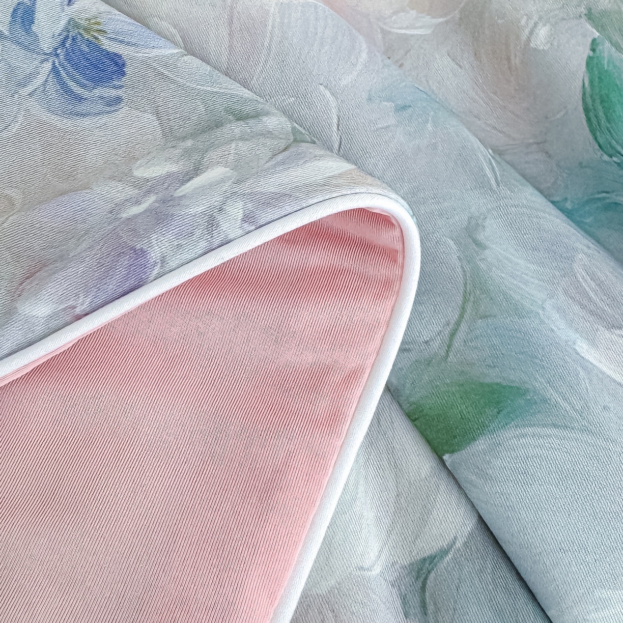 91家纺网 家纺一手货源 找家纺 归属 2026春夏新款数码印花凉感丝夏被夏凉被空调被系列 春野