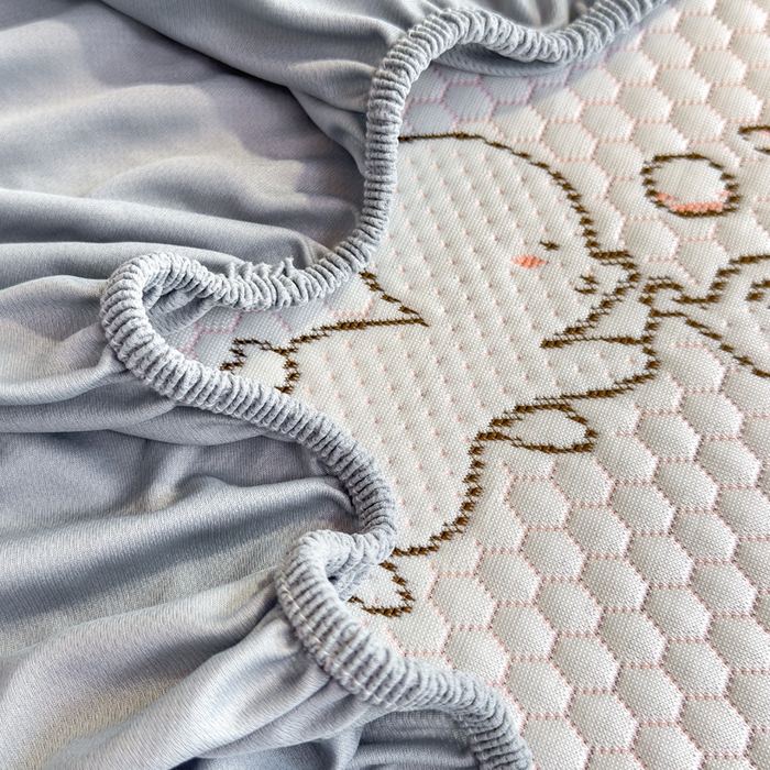 91家纺网 家纺一手货源 找家纺 凯罗 2026新款A类凉豆豆学生宿舍用床席可水洗凉席席子床笠款 爱心气球-床笠款