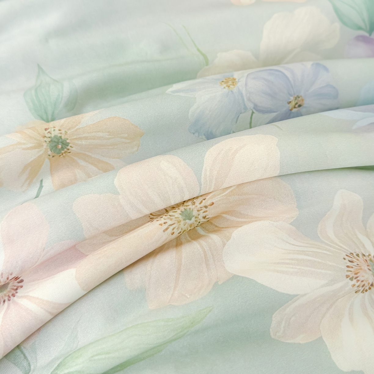 91家纺网 家纺一手货源 找家纺 归属 2026春夏新款数码印花凉感丝夏被夏凉被空调被系列 梦朵（绿）