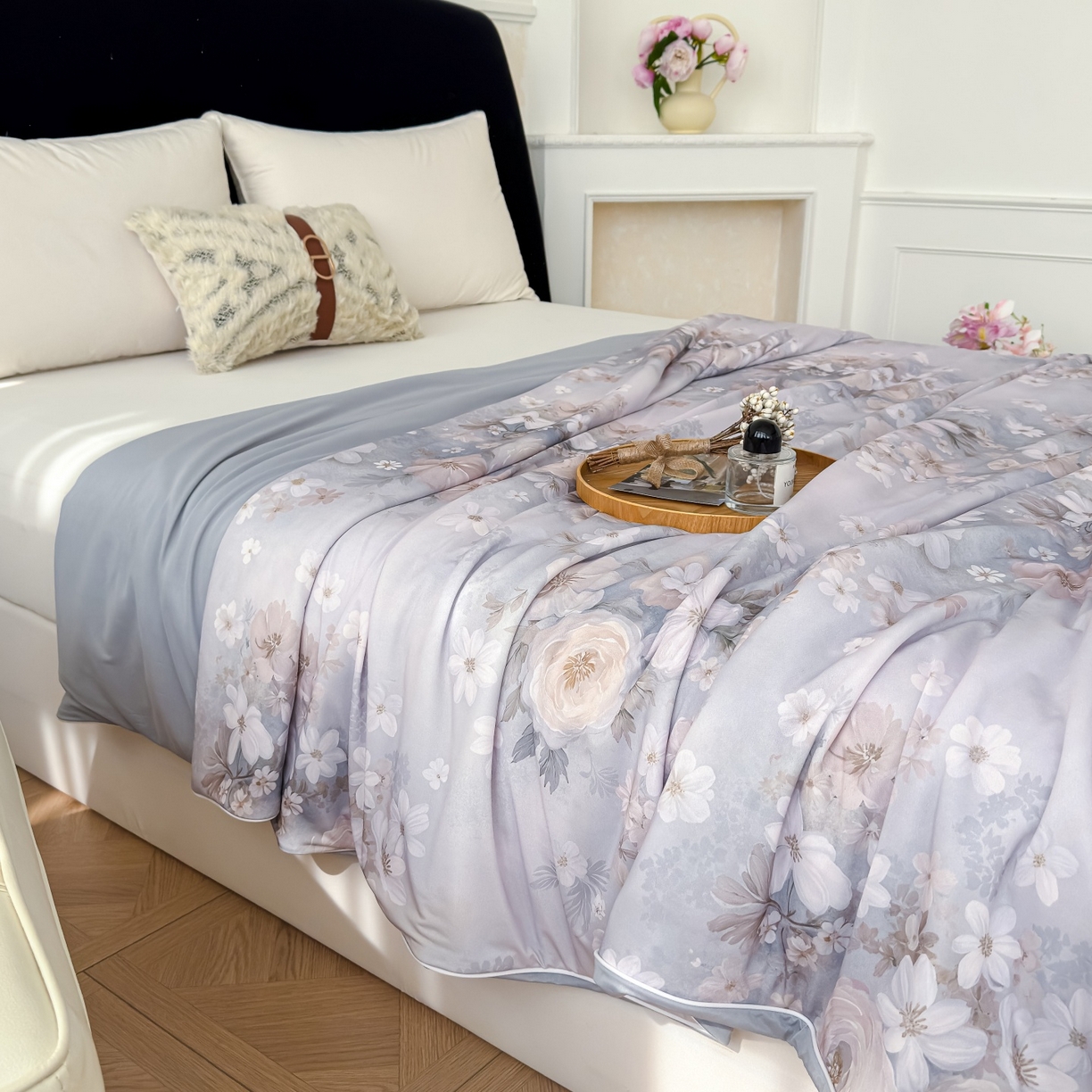 91家纺网 家纺一手货源 找家纺 归属 2026春夏新款数码印花凉感丝夏被夏凉被空调被系列 绒花（咖）