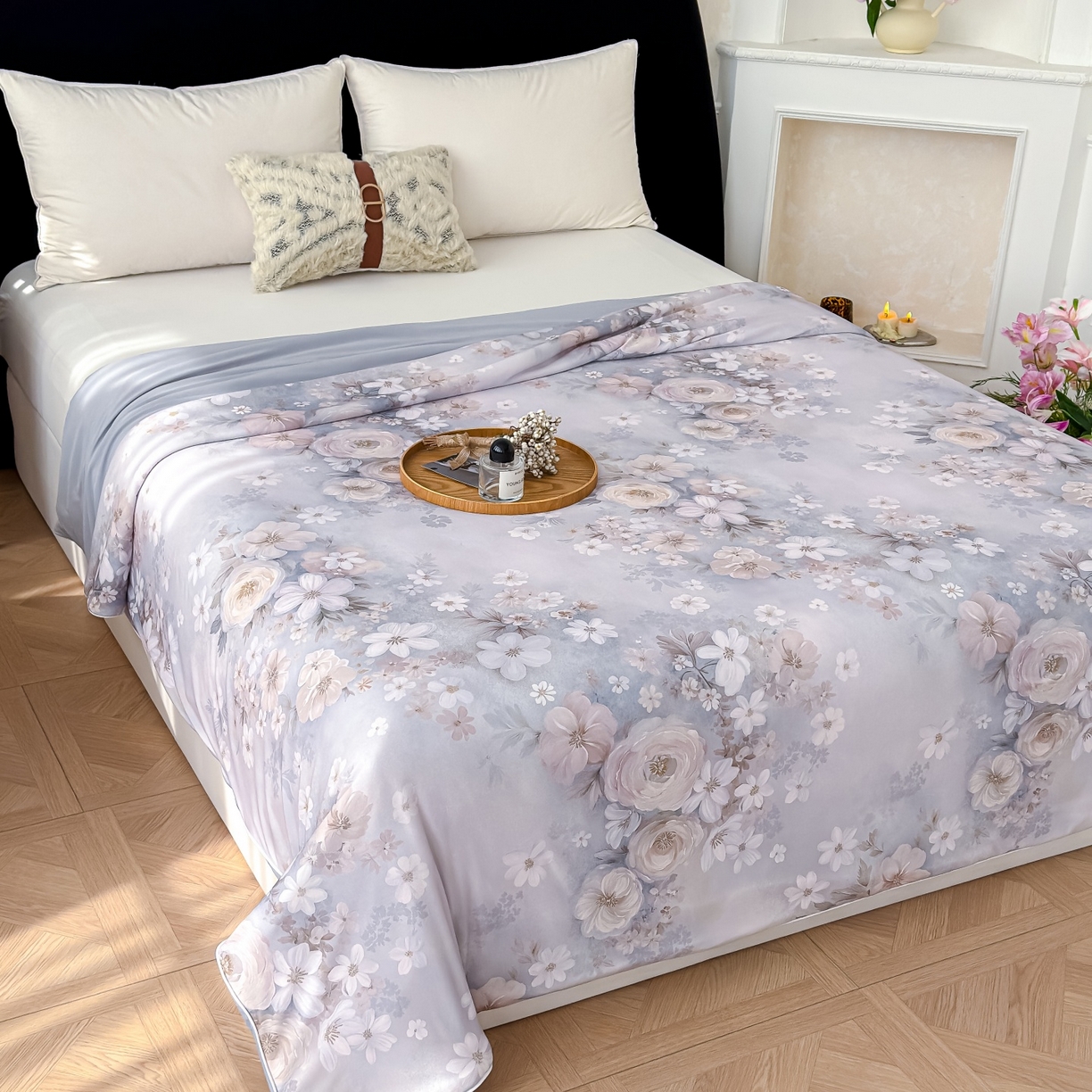 91家纺网 家纺一手货源 找家纺 归属 2026春夏新款数码印花凉感丝夏被夏凉被空调被系列 绒花（咖）