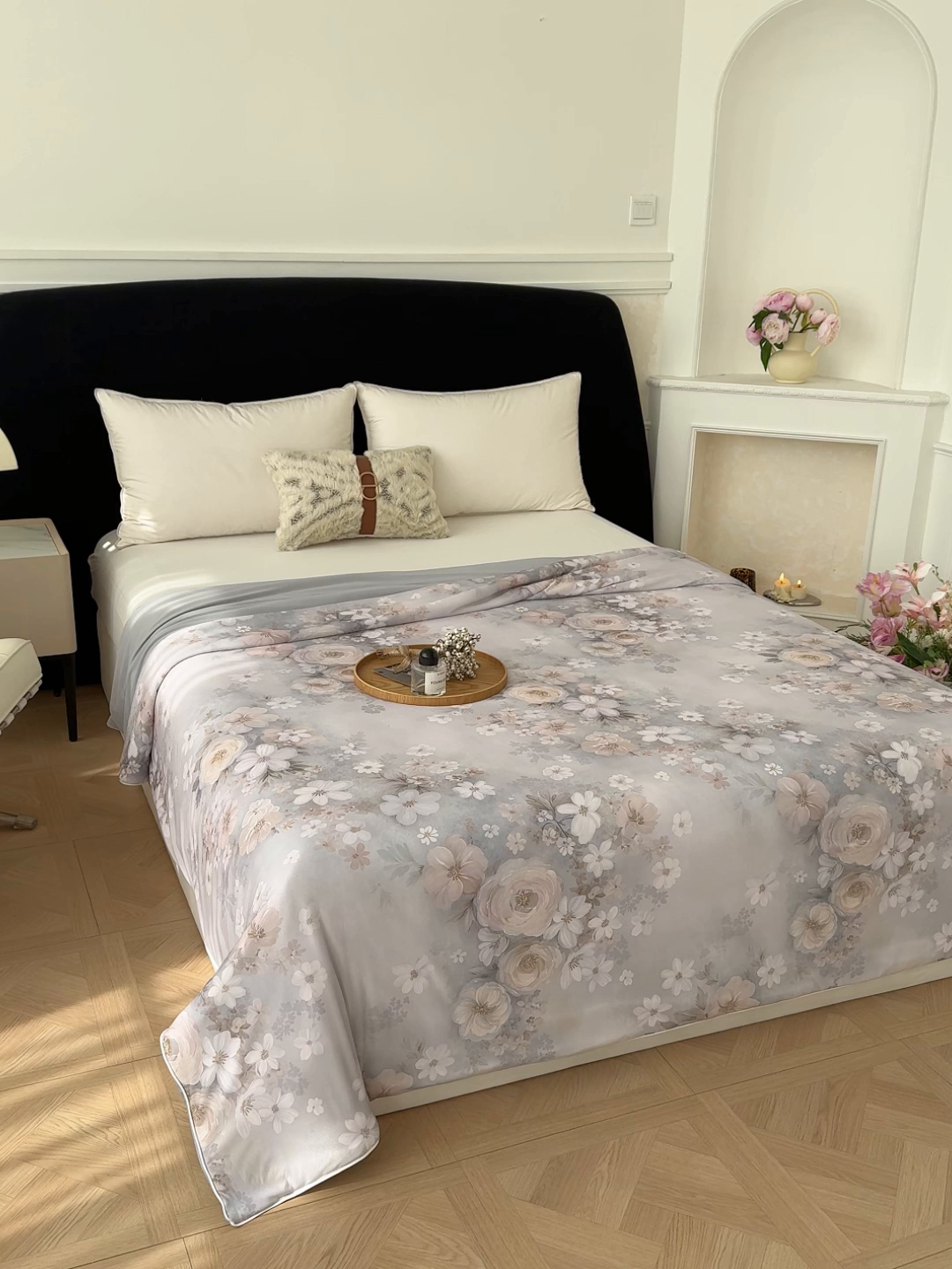 91家纺网 家纺一手货源 找家纺 归属 2026春夏新款数码印花凉感丝夏被夏凉被空调被系列 绒花（咖）