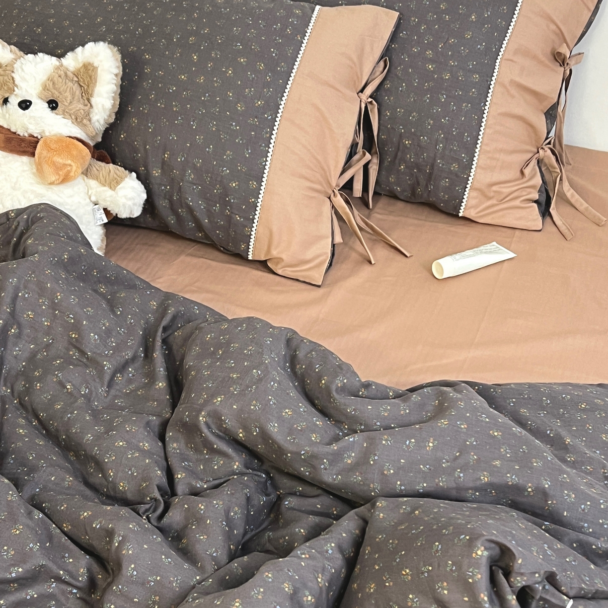 荣轩家居 2026新品韩式拼接系绳蝴蝶结工艺款四件套（铺床版） 花滢