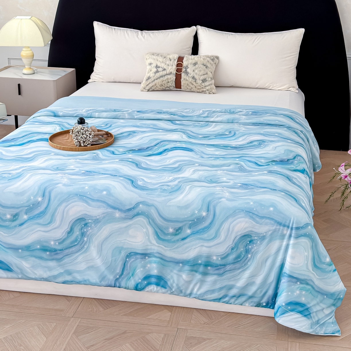 91家纺网 家纺一手货源 找家纺 归属 2026春夏新款数码印花凉感丝夏被夏凉被空调被系列 星河