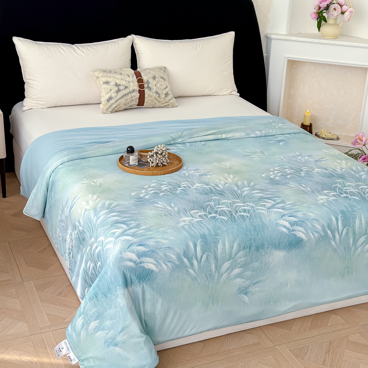 91家纺网 家纺一手货源 找家纺 归属 2026春夏新款数码印花凉感丝夏被夏凉被空调被系列 燕麦