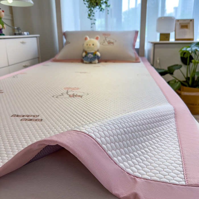 91家纺网 家纺一手货源 找家纺 （总）凯罗 2026新款A类凉豆豆学生宿舍用床席可水洗凉席席子床席款