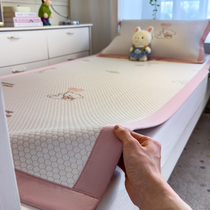 91家纺网 家纺一手货源 找家纺 （总）凯罗 2026新款A类凉豆豆学生宿舍用床席可水洗凉席席子床席款