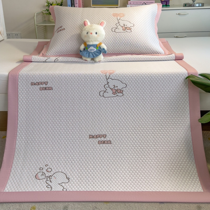 91家纺网 家纺一手货源 找家纺 凯罗 2026新款A类凉豆豆学生宿舍用床席可水洗凉席席子床席款 爱心气球-床席款