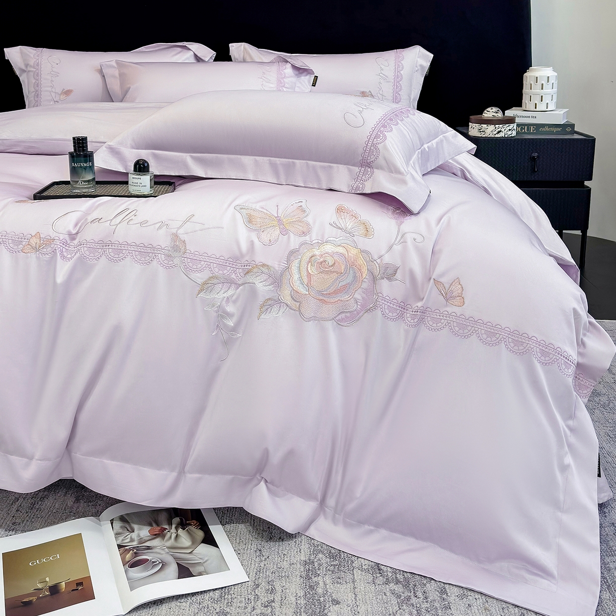 91家纺网 家纺一手货源 找家纺 莱势 2026新品100支纯棉全棉50x50s贡缎长绒棉纯棉刺绣绣花四件套高端礼盒 蝶曼影-梦幻紫