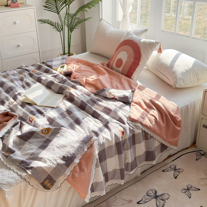 91家纺网 家纺一手货源 找家纺 云玲时尚 2026新款木棉皱皱纱夏被被子被芯 饼干熊