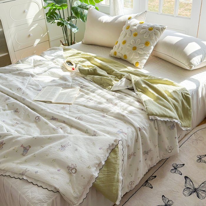 91家纺网 家纺一手货源 找家纺 云玲时尚 2026新款木棉皱皱纱夏被被子被芯 兔宝果园