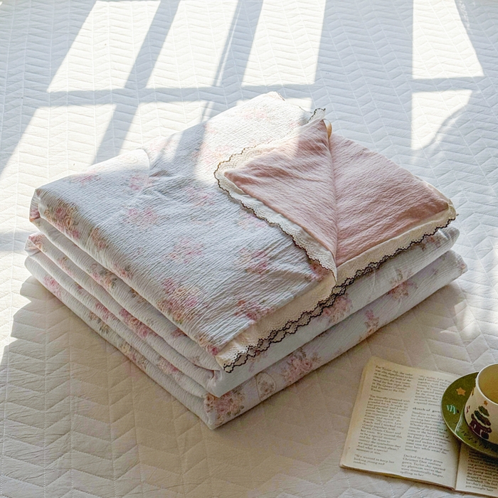 91家纺网 家纺一手货源 找家纺 云玲时尚 2026新款木棉皱皱纱夏被被子被芯 满园春紫