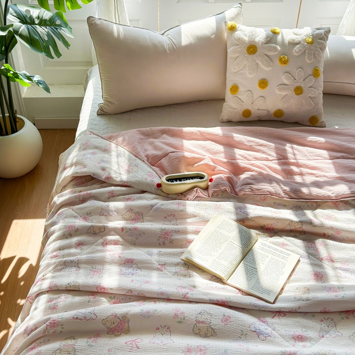 91家纺网 家纺一手货源 找家纺 云玲时尚 2026新款木棉皱皱纱夏被被子被芯 泡芙小熊