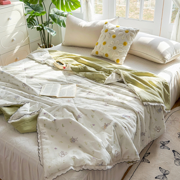 91家纺网 家纺一手货源 找家纺 云玲时尚 2026新款木棉皱皱纱夏被被子被芯 兔宝果园