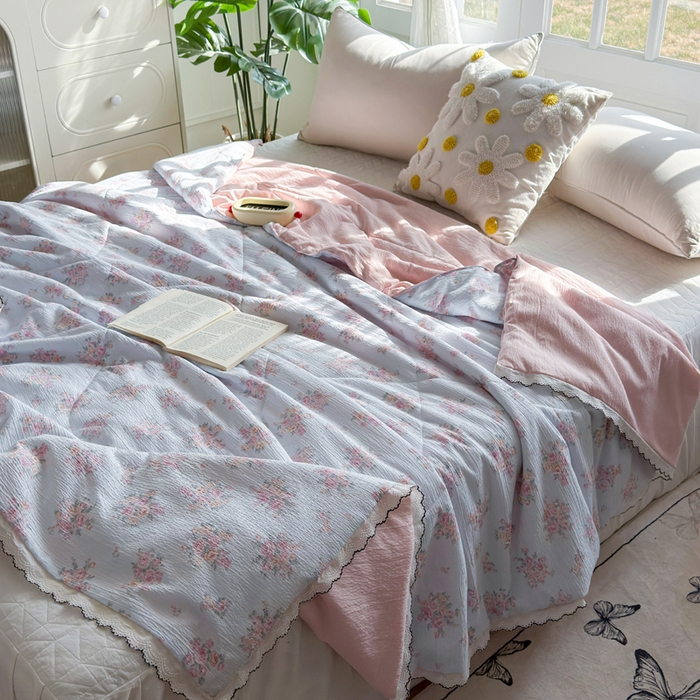 91家纺网 家纺一手货源 找家纺 云玲时尚 2026新款木棉皱皱纱夏被被子被芯 满园春紫