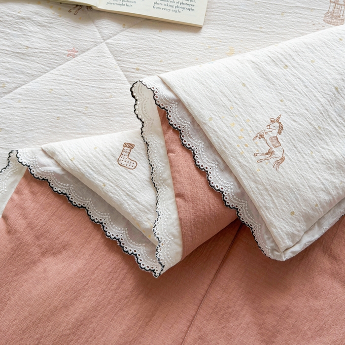 91家纺网 家纺一手货源 找家纺 云玲时尚 2026新款木棉皱皱纱夏被被子被芯 快乐小马