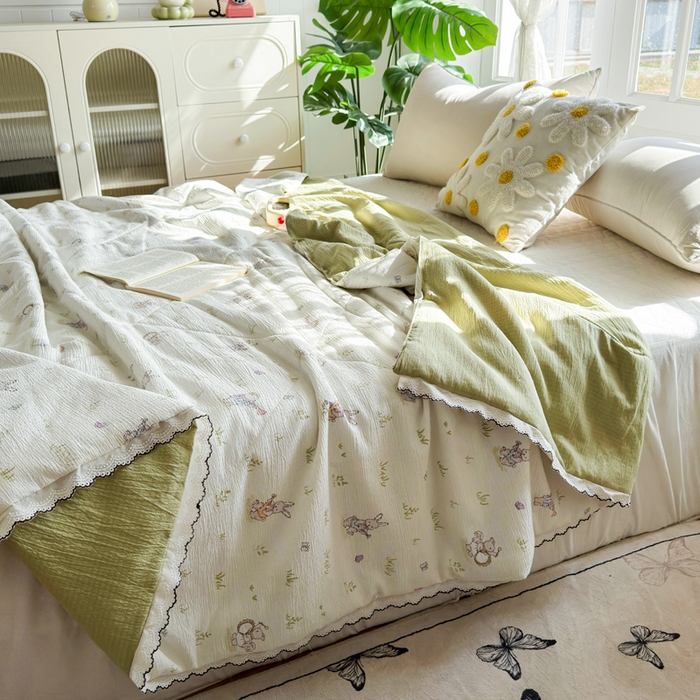 91家纺网 家纺一手货源 找家纺 云玲时尚 2026新款木棉皱皱纱夏被被子被芯 兔宝果园