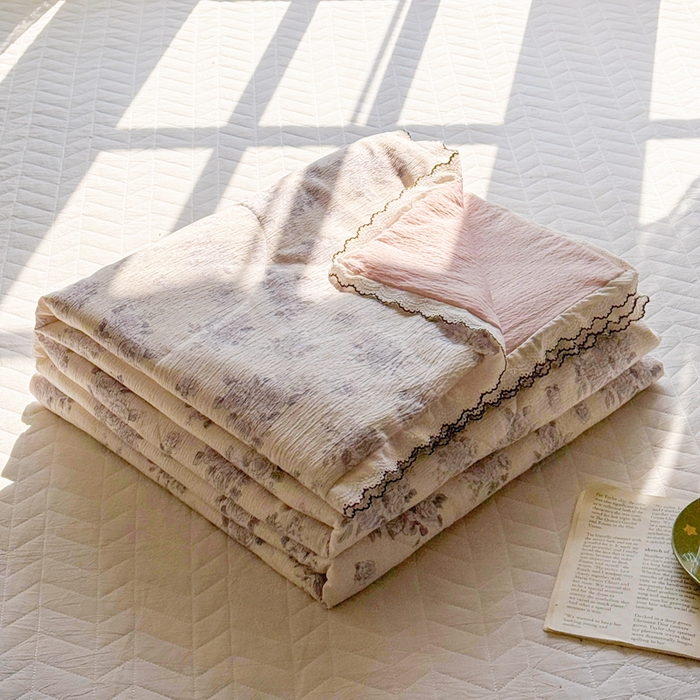 91家纺网 家纺一手货源 找家纺 云玲时尚 2026新款木棉皱皱纱夏被被子被芯 花惜止