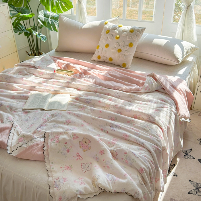 91家纺网 家纺一手货源 找家纺 云玲时尚 2026新款木棉皱皱纱夏被被子被芯 泡芙小熊