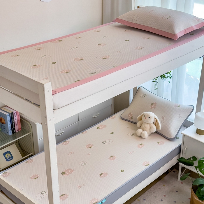 91家纺网 家纺一手货源 找家纺 凯罗 2026新款A类凉豆豆学生宿舍用床席可水洗凉席席子床席款 波点草莓-床席款