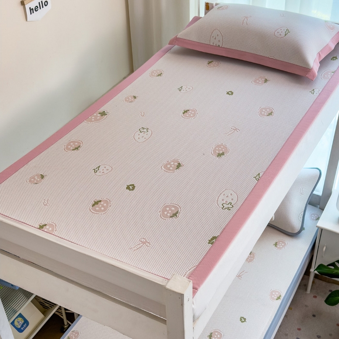 91家纺网 家纺一手货源 找家纺 凯罗 2026新款A类凉豆豆学生宿舍用床席可水洗凉席席子床席款 波点草莓-床席款