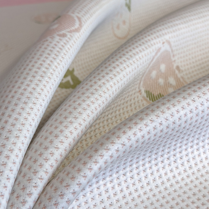 91家纺网 家纺一手货源 找家纺 凯罗 2026新款A类凉豆豆学生宿舍用床席可水洗凉席席子床席款 波点草莓-床席款