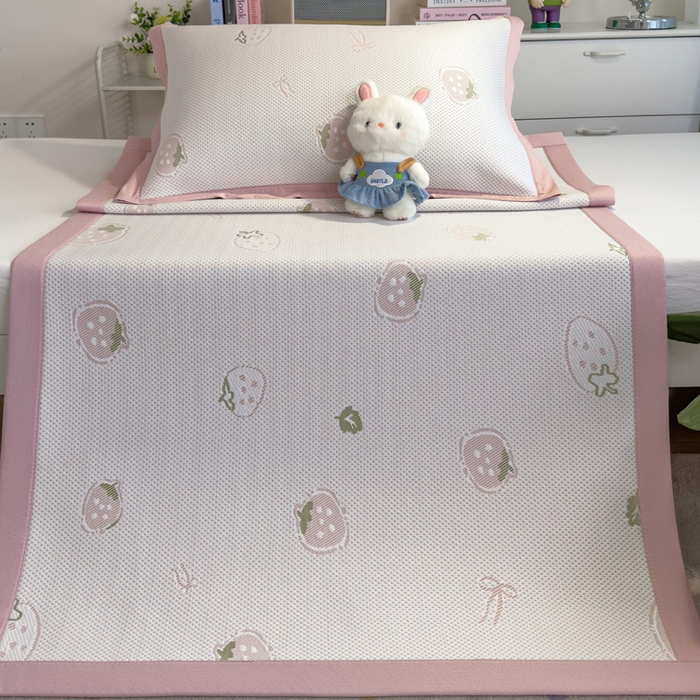 91家纺网 家纺一手货源 找家纺 凯罗 2026新款A类凉豆豆学生宿舍用床席可水洗凉席席子床席款 波点草莓-床席款