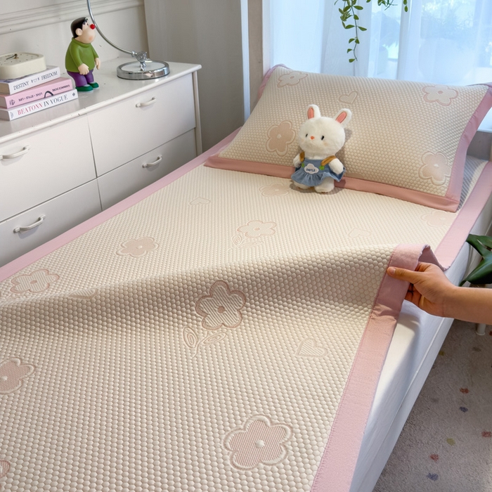 91家纺网 家纺一手货源 找家纺 凯罗 2026新款A类凉豆豆学生宿舍用床席可水洗凉席席子床席款 花儿朵朵-粉-床席款