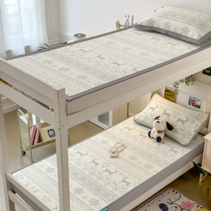 91家纺网 家纺一手货源 找家纺 凯罗 2026新款A类凉豆豆学生宿舍用床席可水洗凉席席子床席款 鹿漫漫-浅灰-床席款