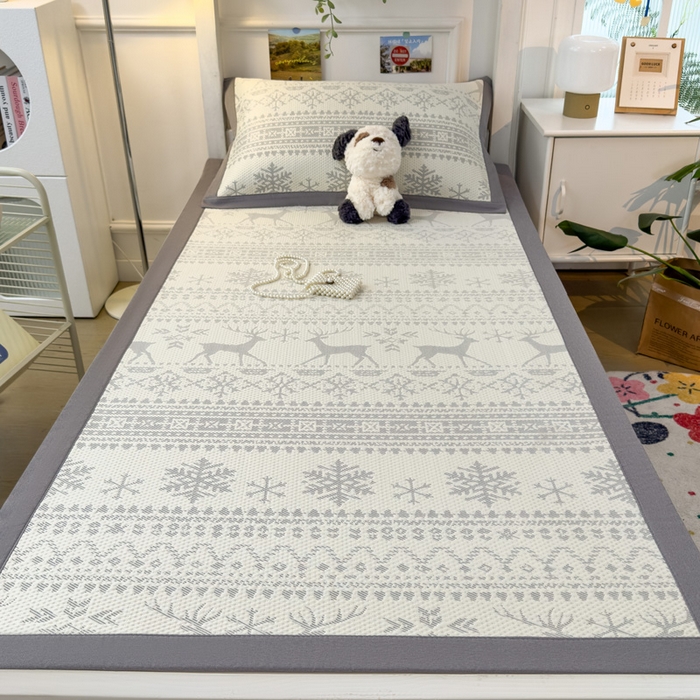 91家纺网 家纺一手货源 找家纺 凯罗 2026新款A类凉豆豆学生宿舍用床席可水洗凉席席子床席款 鹿漫漫-浅灰-床席款