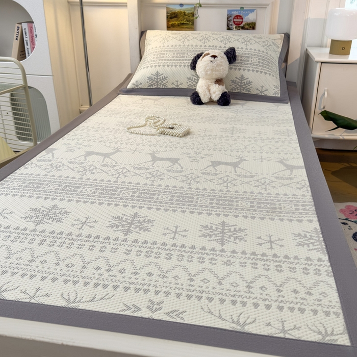 91家纺网 家纺一手货源 找家纺 凯罗 2026新款A类凉豆豆学生宿舍用床席可水洗凉席席子床席款 鹿漫漫-浅灰-床席款