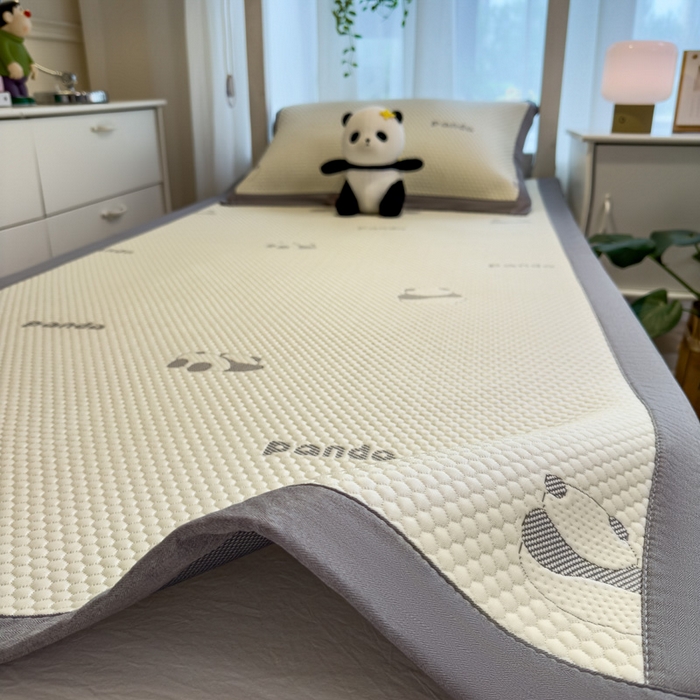 91家纺网 家纺一手货源 找家纺 凯罗 2026新款A类凉豆豆学生宿舍用床席可水洗凉席席子床席款 盼盼乐园-床席款