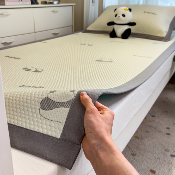 91家纺网 家纺一手货源 找家纺 凯罗 2026新款A类凉豆豆学生宿舍用床席可水洗凉席席子床席款 盼盼乐园-床席款