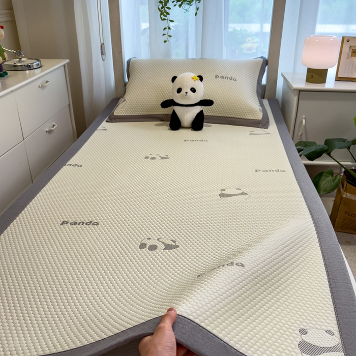 91家纺网 家纺一手货源 找家纺 凯罗 2026新款A类凉豆豆学生宿舍用床席可水洗凉席席子床席款 盼盼乐园-床席款