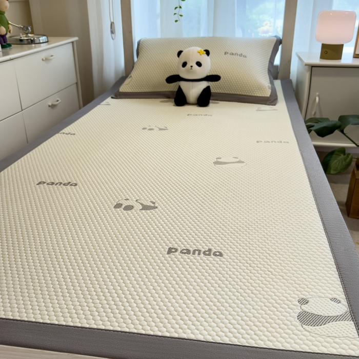 91家纺网 家纺一手货源 找家纺 凯罗 2026新款A类凉豆豆学生宿舍用床席可水洗凉席席子床席款 盼盼乐园-床席款