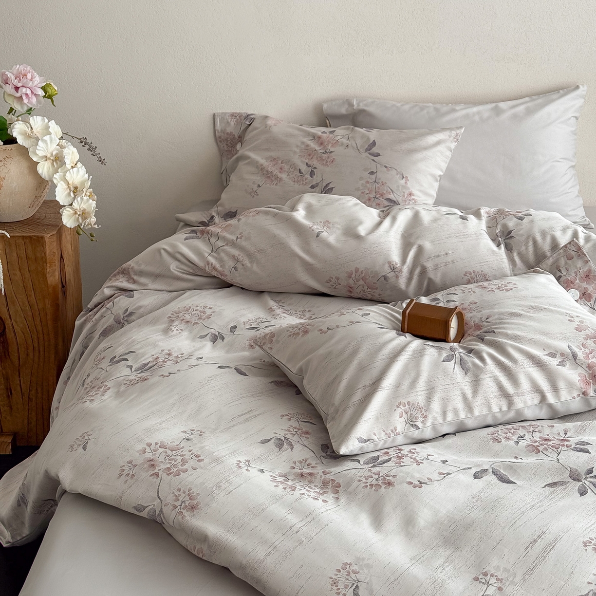 91家纺网 家纺一手货源 找家纺 华超针织 2026新款100S纽扣款色织提花四件套-神秘香氛 神秘香氛 紫