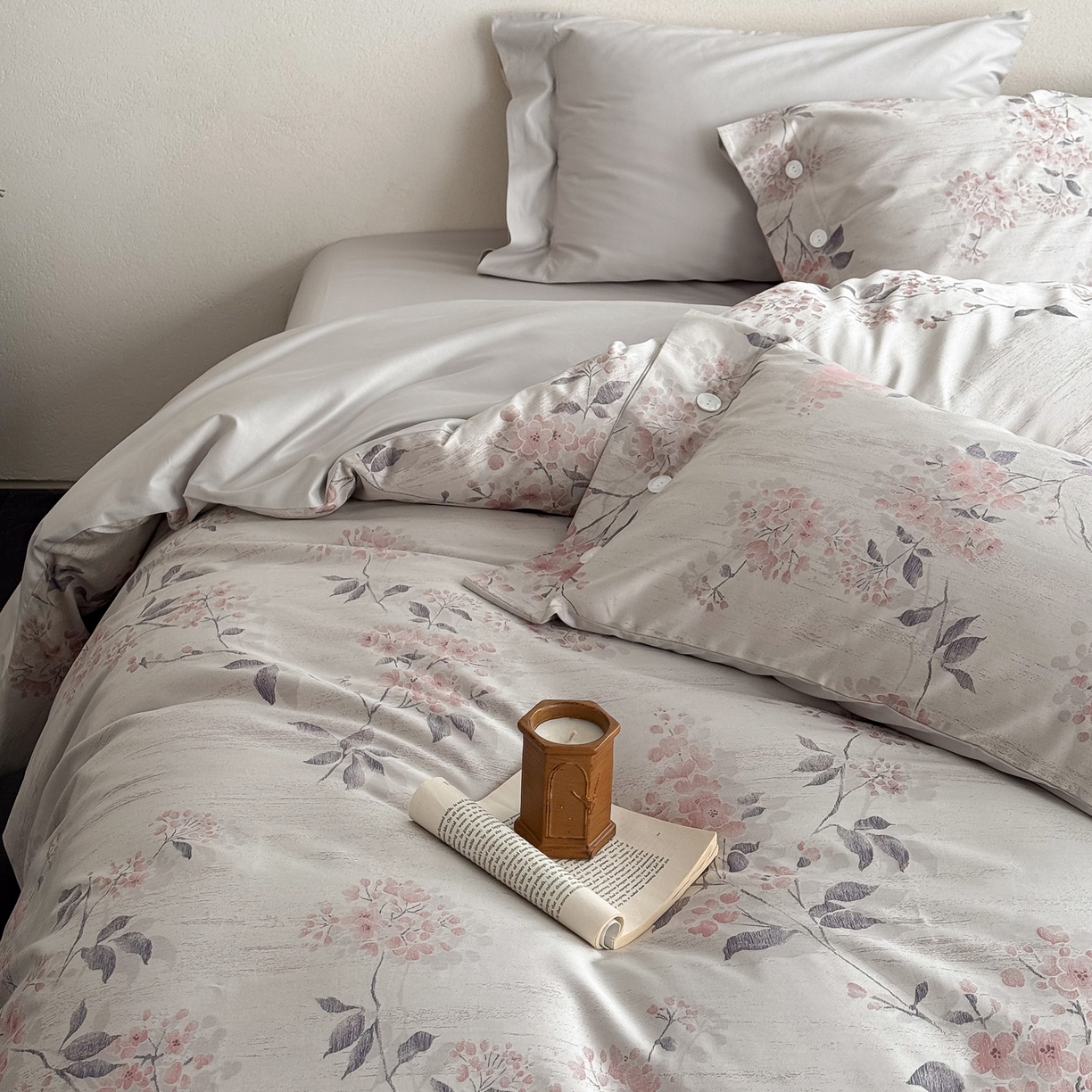 91家纺网 家纺一手货源 找家纺 华超针织 2026新款100S纽扣款色织提花四件套-神秘香氛 神秘香氛 紫