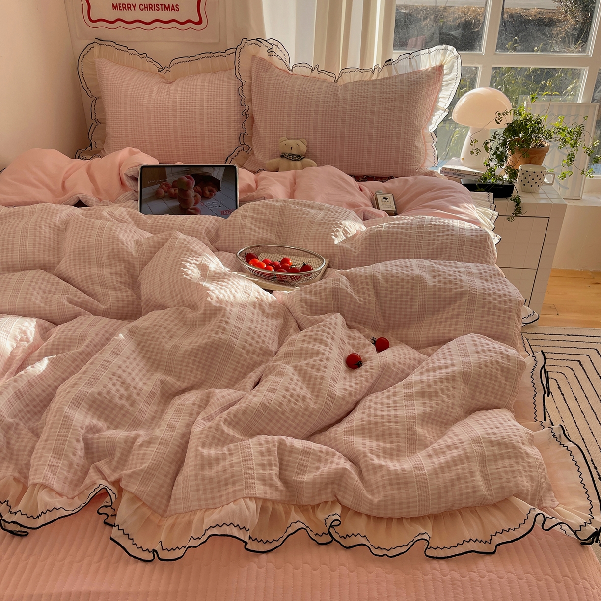 91家纺网 家纺一手货源 找家纺 （总）首尔家纺 2026春夏新款小清新色织提花格子花边款床单床盖款四件套蜜格系列