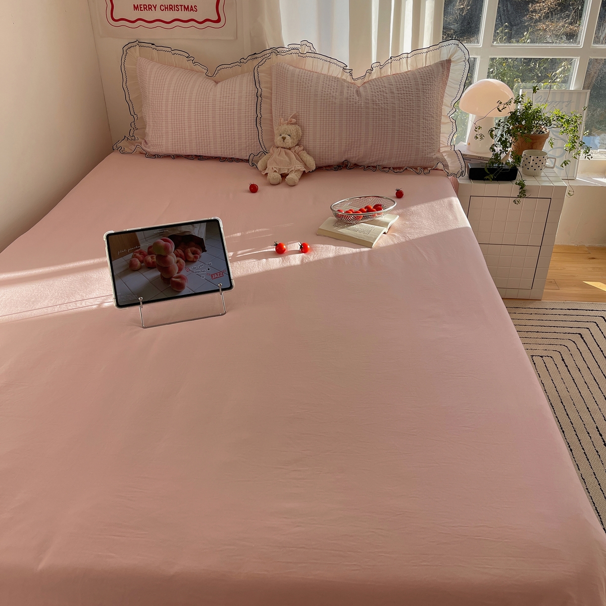 91家纺网 家纺一手货源 找家纺 首尔家纺 2026春夏新款小清新色织提花格子花边款床单床盖款四件套蜜格系列 蜜格-浅粉