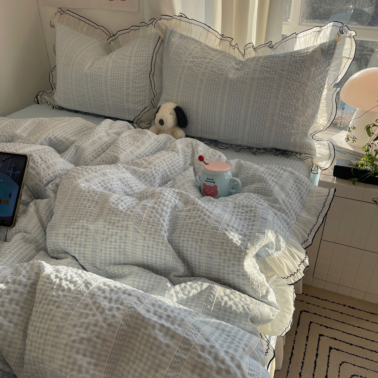 91家纺网 家纺一手货源 找家纺 首尔家纺 2026春夏新款小清新色织提花格子花边款床单床盖款四件套蜜格系列 蜜格-天蓝