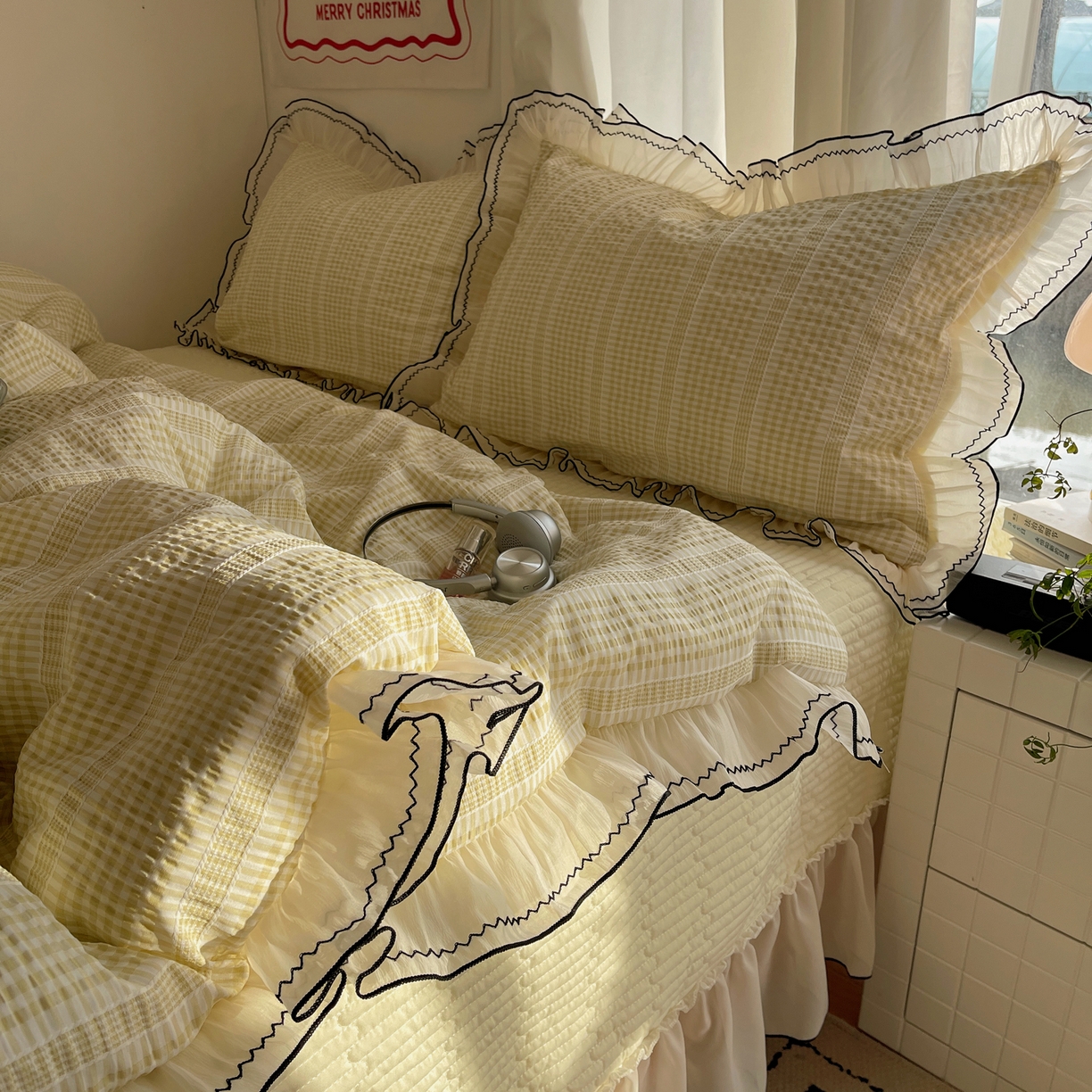 91家纺网 家纺一手货源 找家纺 首尔家纺 2026春夏新款小清新色织提花格子花边款床单床盖款四件套蜜格系列 蜜格-浅黄