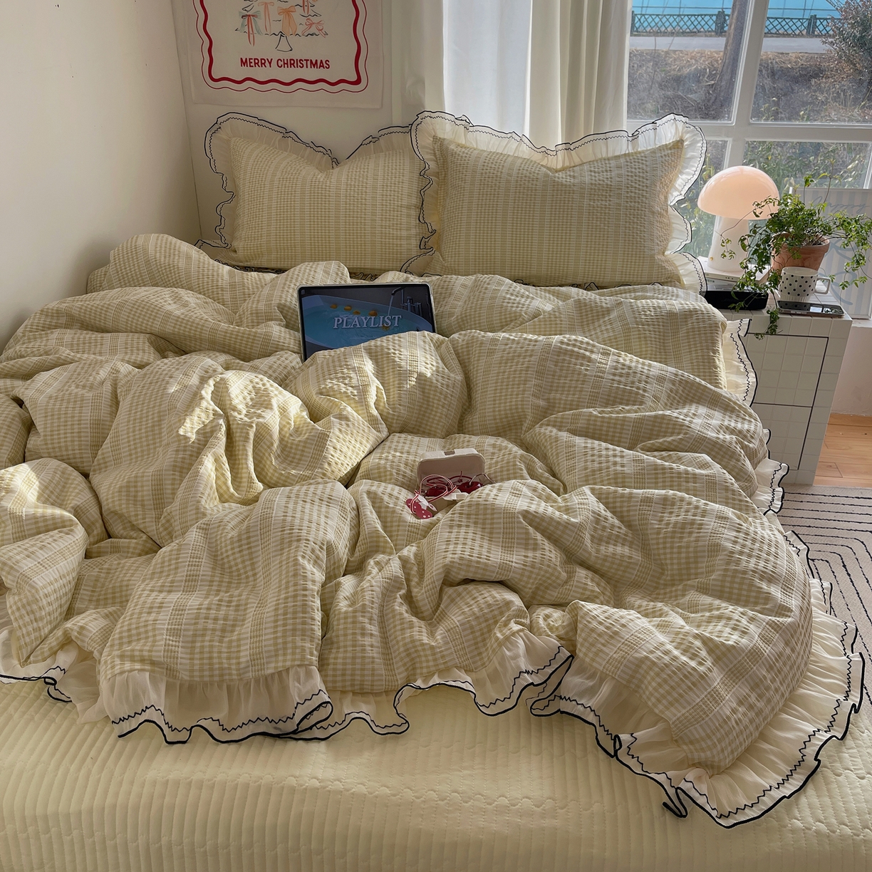 91家纺网 家纺一手货源 找家纺 首尔家纺 2026春夏新款小清新色织提花格子花边款床单床盖款四件套蜜格系列 蜜格-浅黄