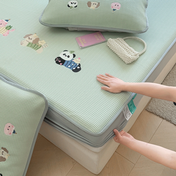 91家纺网 家纺一手货源 找家纺 （总）凯罗 2026新款华夫格凉泡泡绣花凉席席子-床笠款